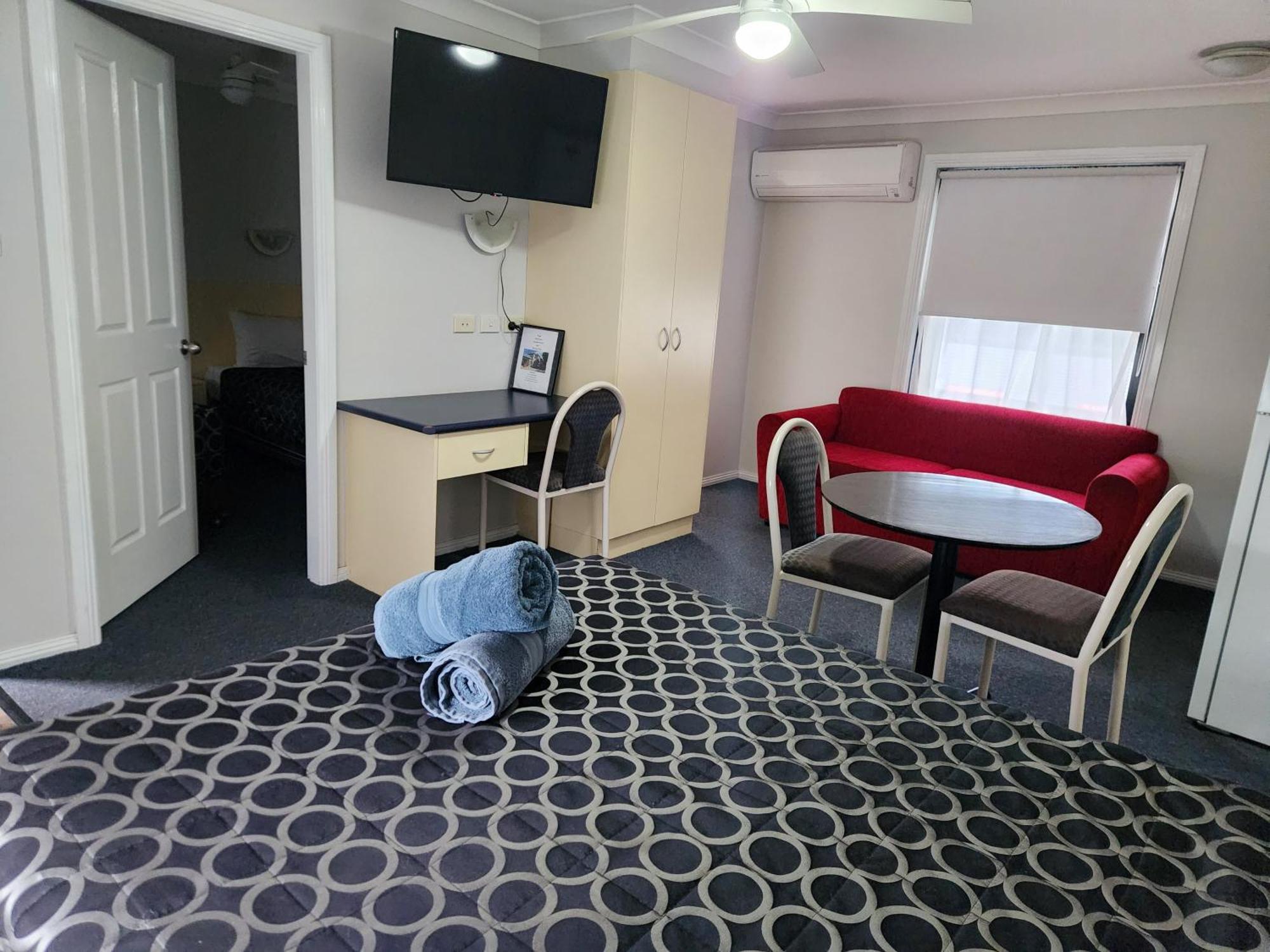 And Motel 3*