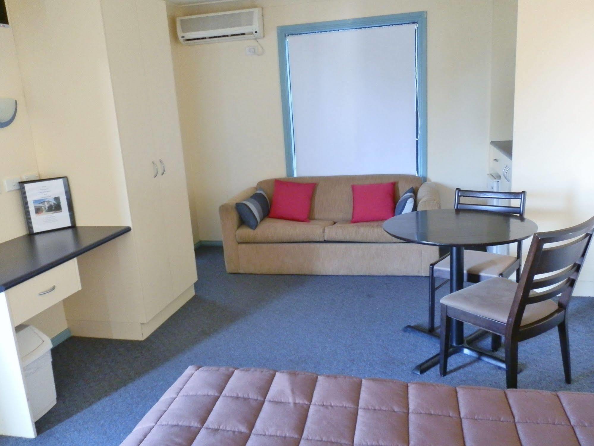 And Motel Narrabri